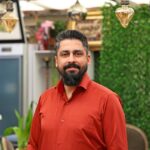 Portrait de Jean Moreau en chemise rouge